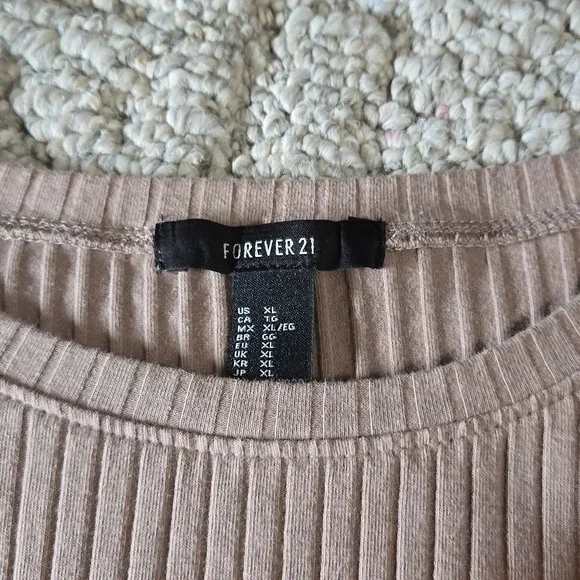 Top - Picture 2 of 2